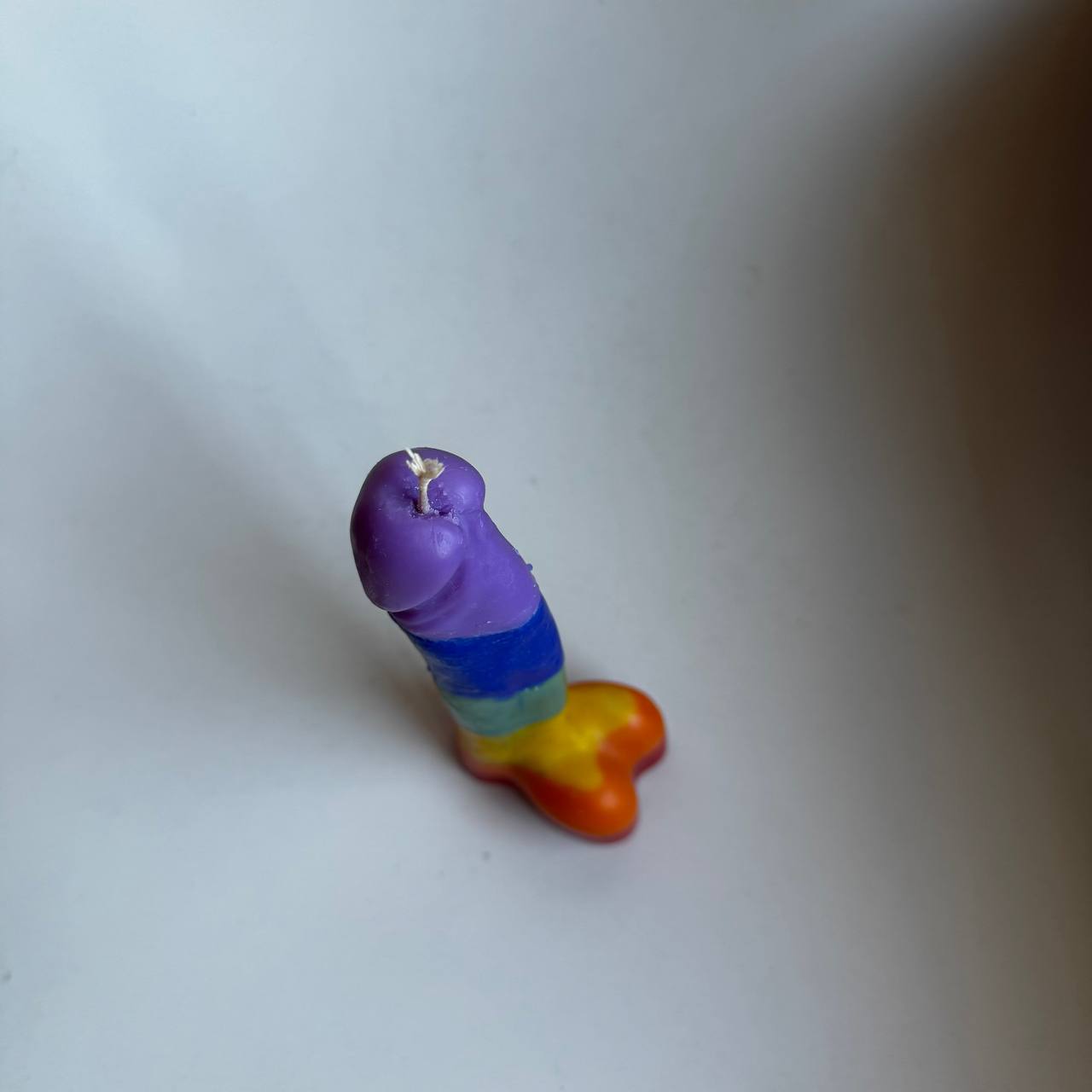 Świeca Penis M (średnia) tęcza - obrazek 2